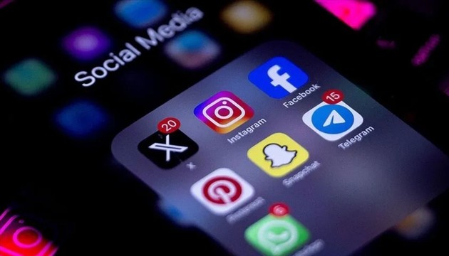 Fransa'dan 15 yaş altına sosyal medya yasağı